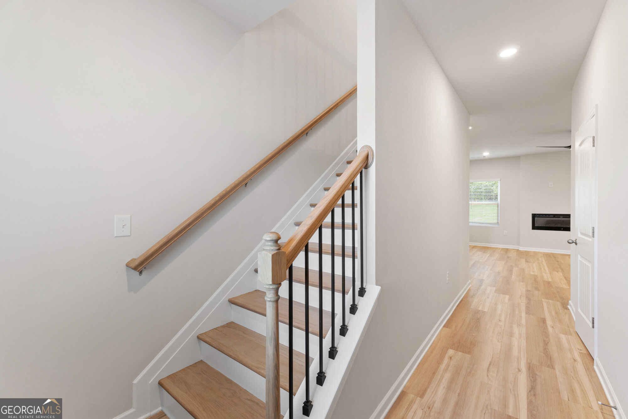 1219 Dickens Road Property Photo 14