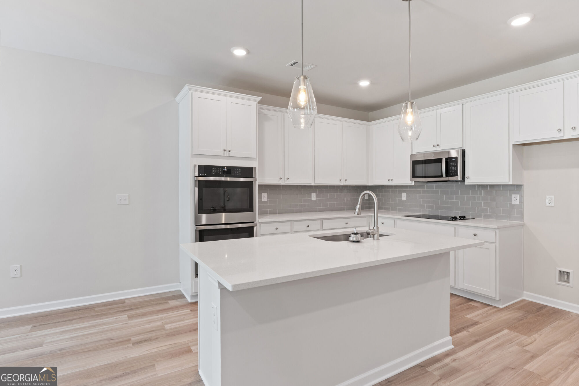 1219 Dickens Road Property Photo 19