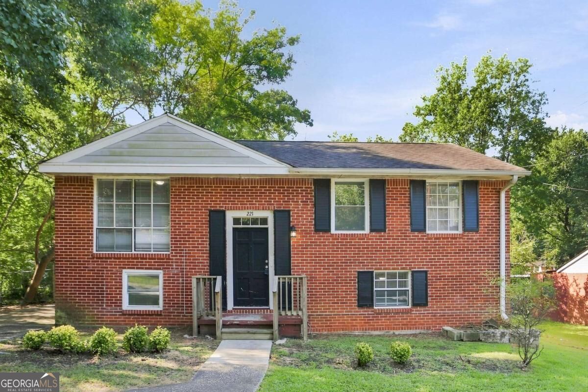 221 Whipporwill Way Property Photo 1