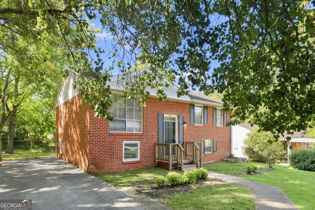 221 Whipporwill Way Property Photo 2