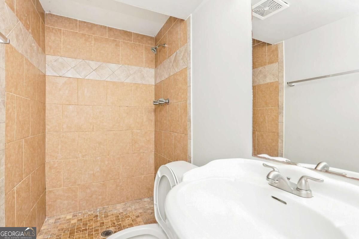 221 Whipporwill Way Property Photo 13
