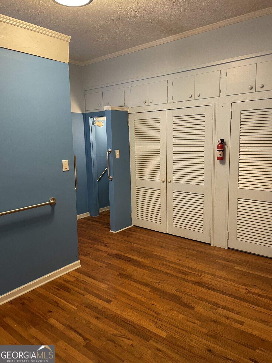 379 West Avenue Property Photo 10