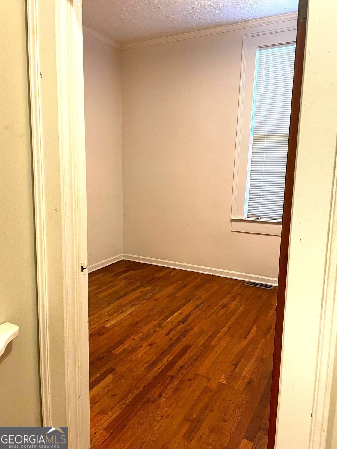 379 West Avenue Property Photo 17