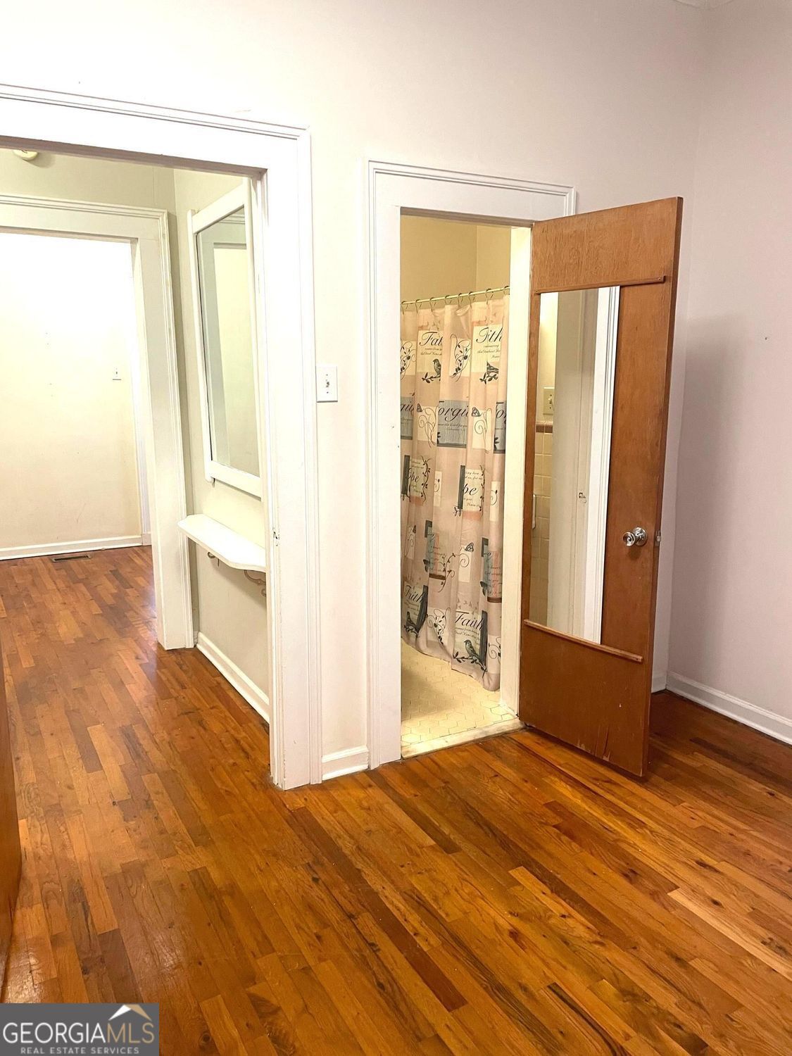 379 West Avenue Property Photo 20