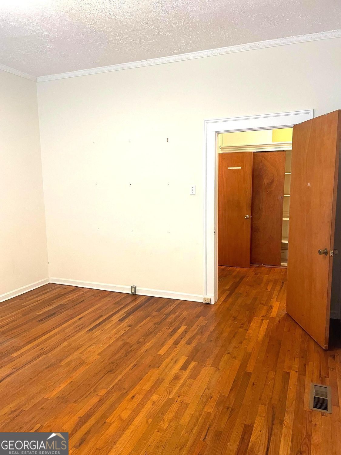 379 West Avenue Property Photo 29
