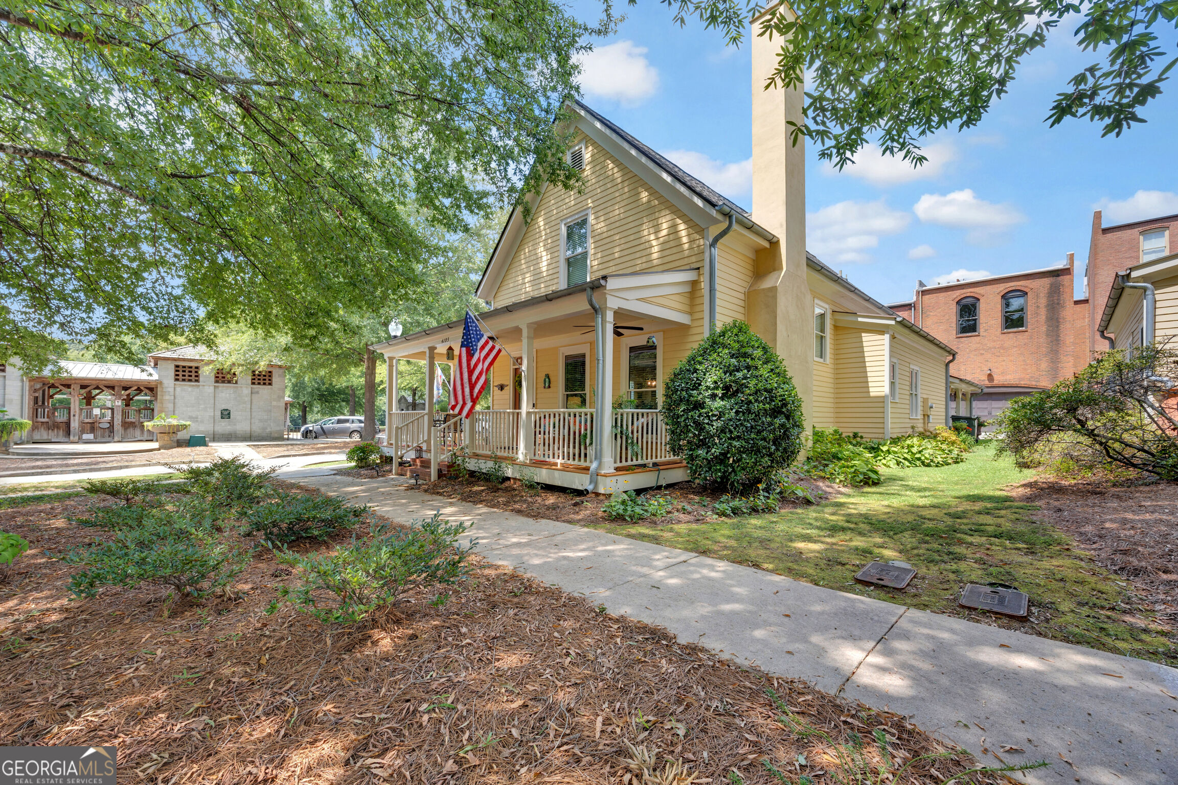 4105 Summers Street Sw Property Photo 2