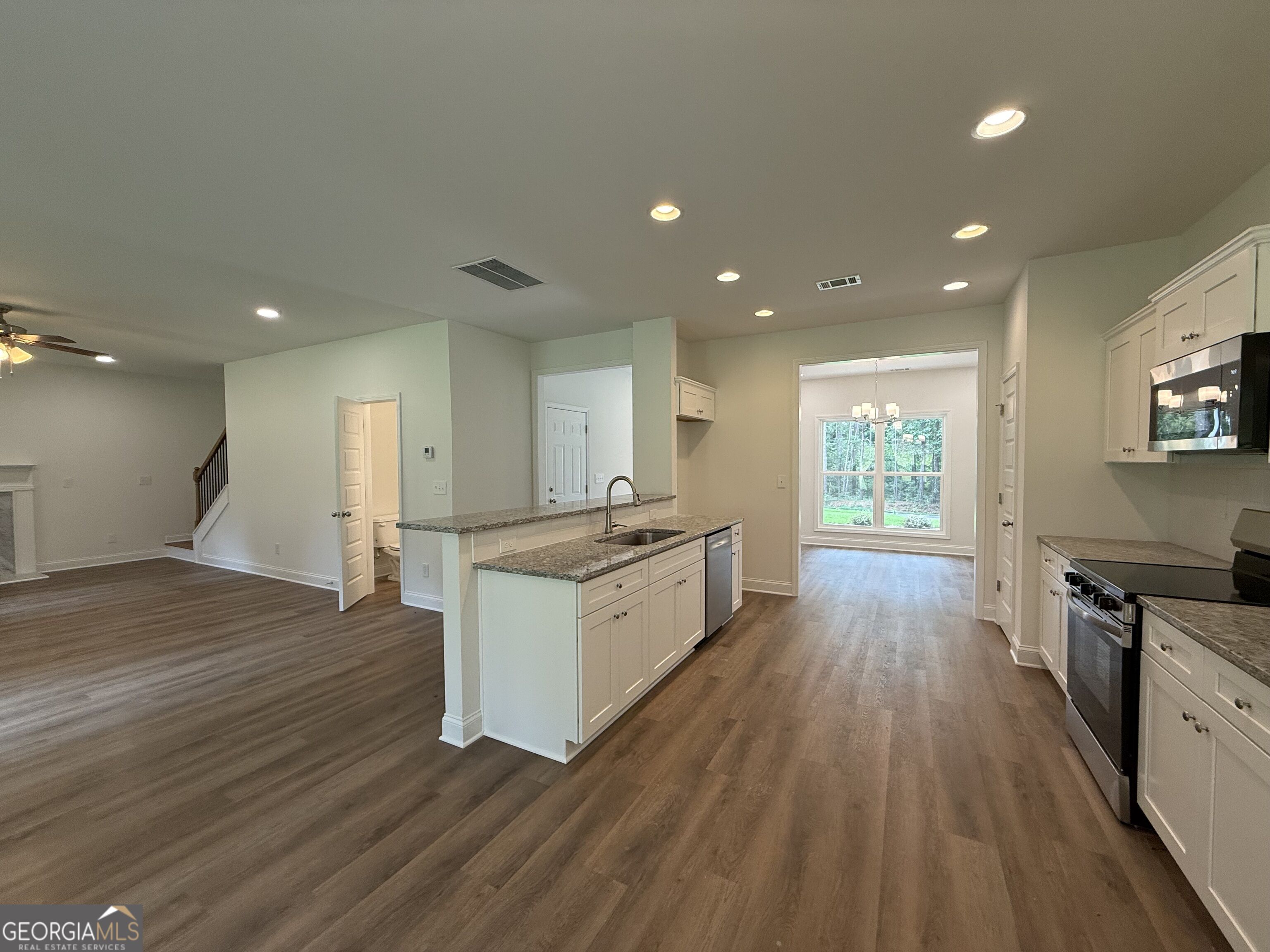 363 Laney Road Property Photo 3