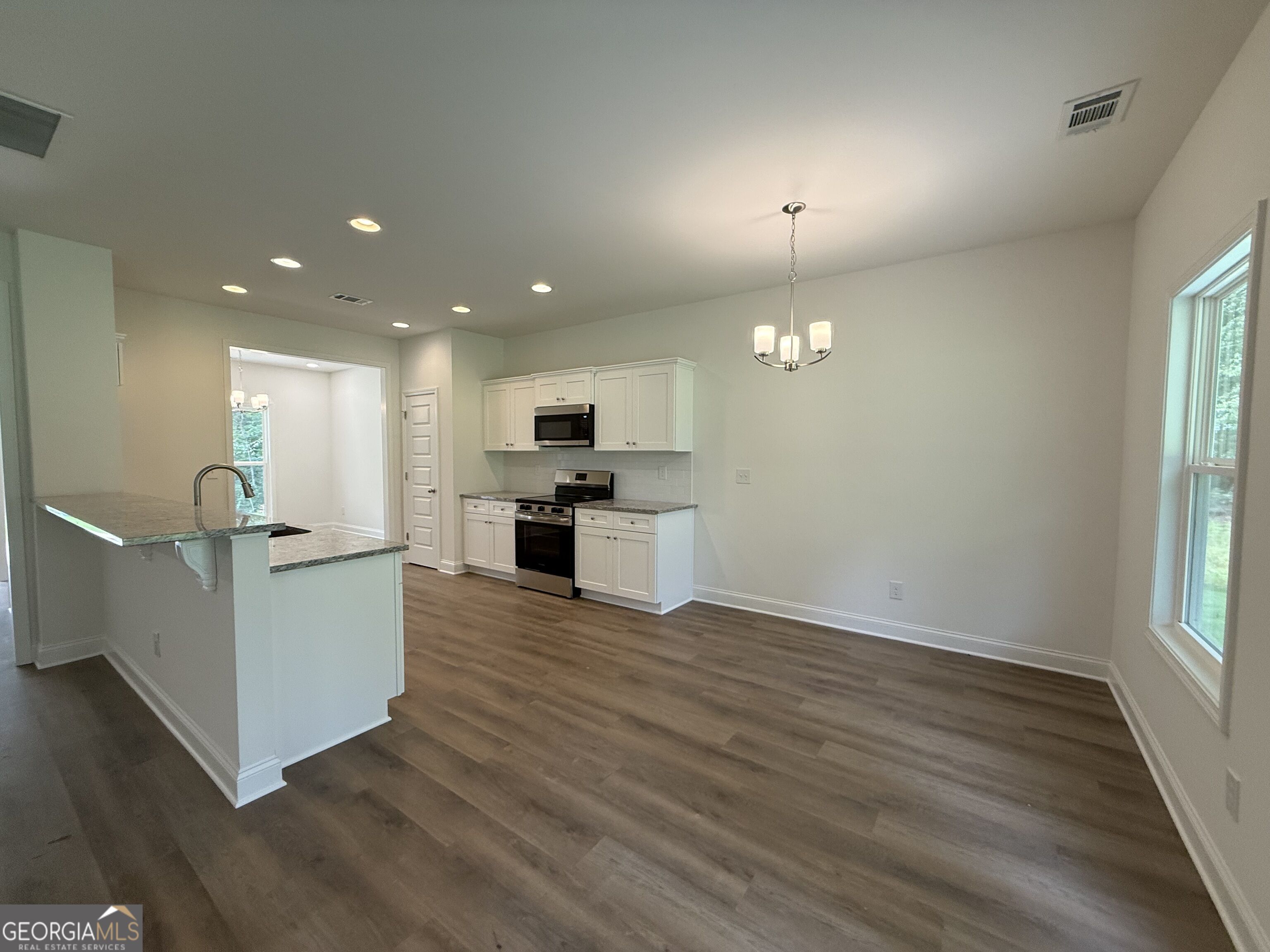 363 Laney Road Property Photo 6