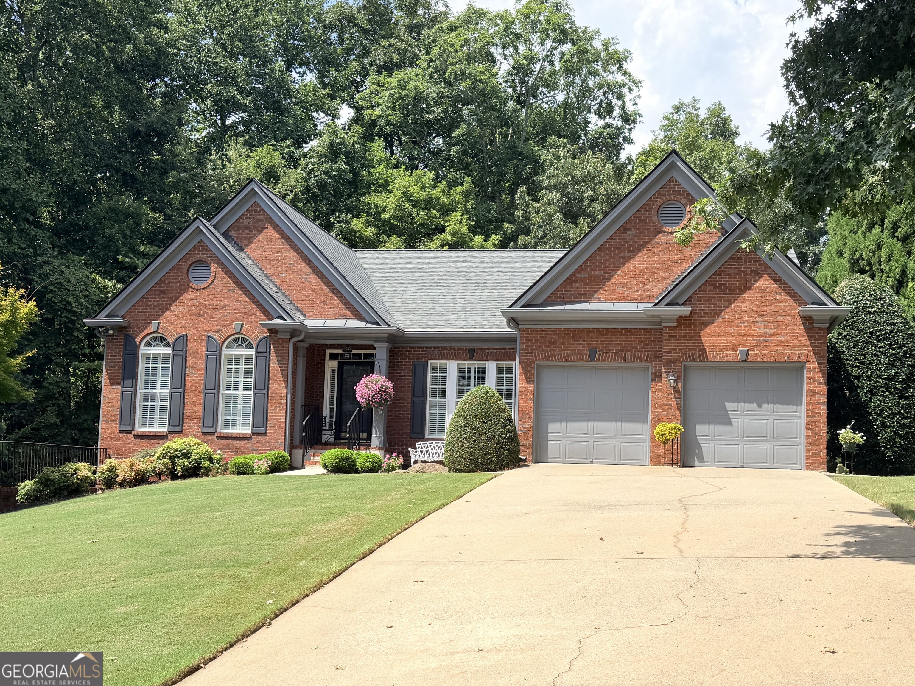 1545 Bookhout Drive Property Photo 1