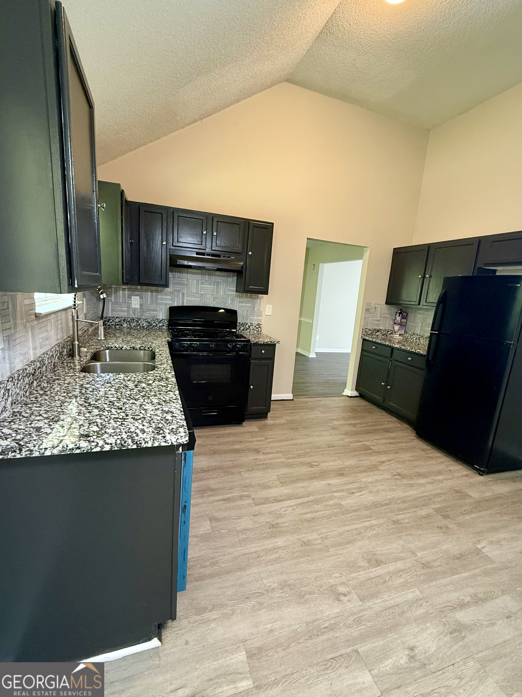 5237 Round Table Drive Property Photo 6