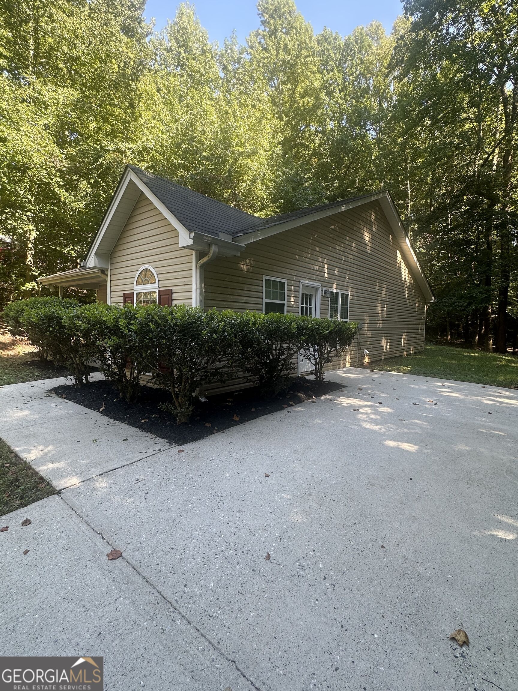 69 Autumn Drive Property Photo 3