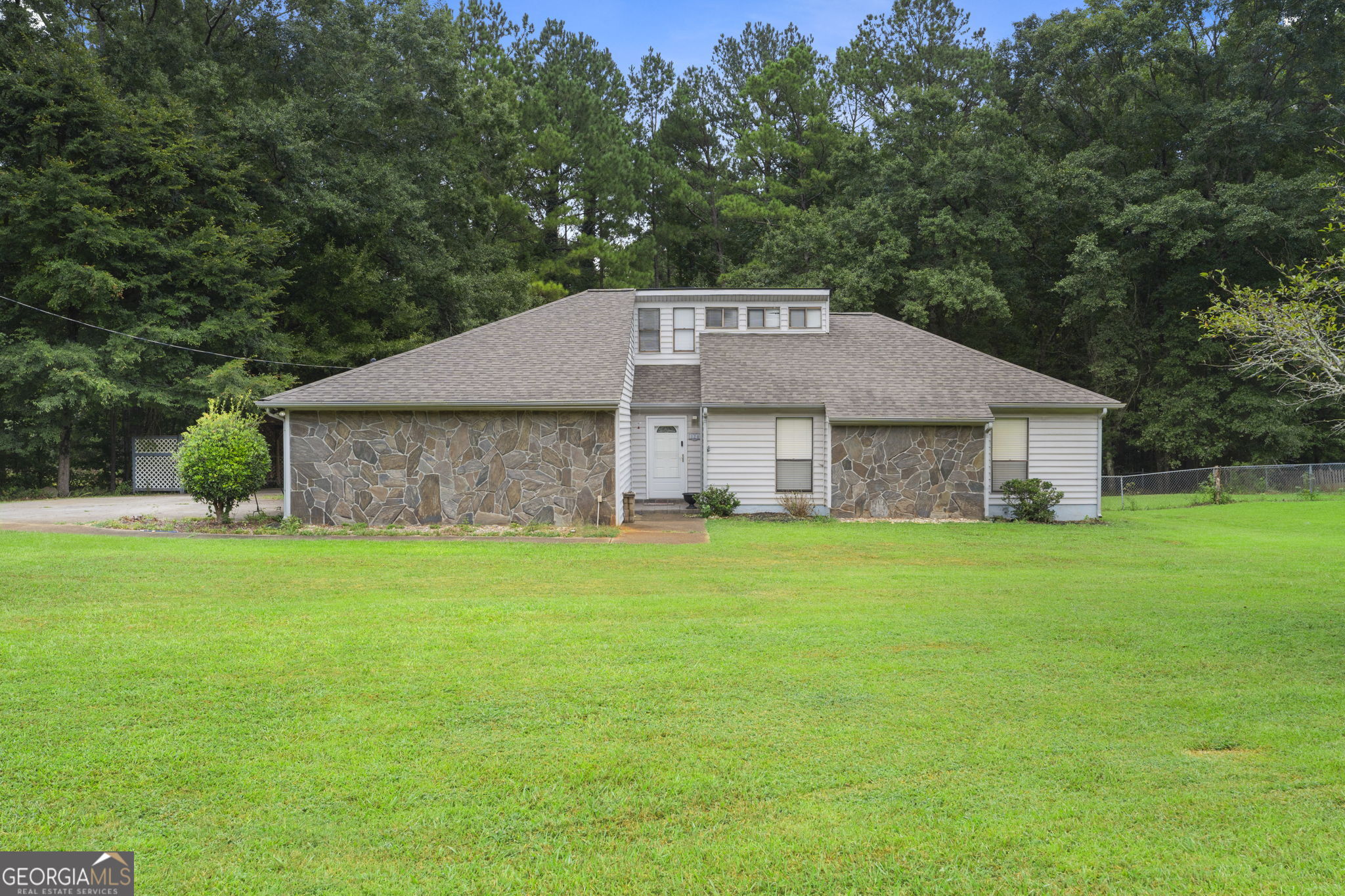 120 Selena Court Property Photo 1