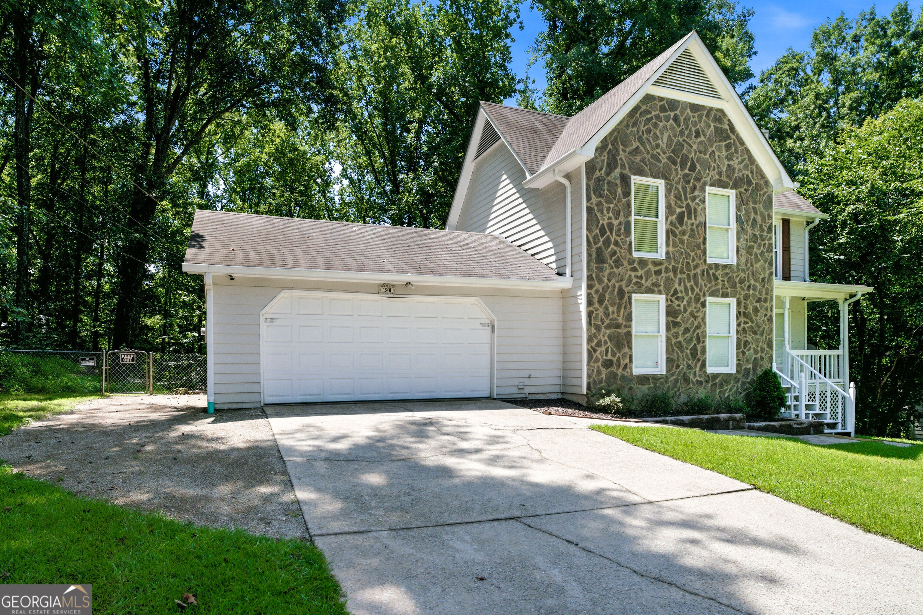 1640 Riverview Court Property Photo 1