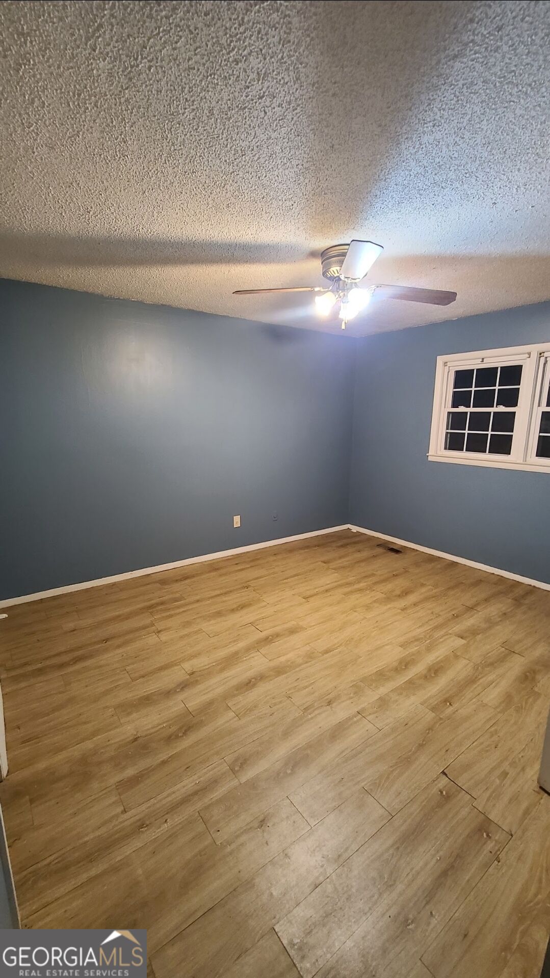 213 Woodcrest Circle Property Photo 3