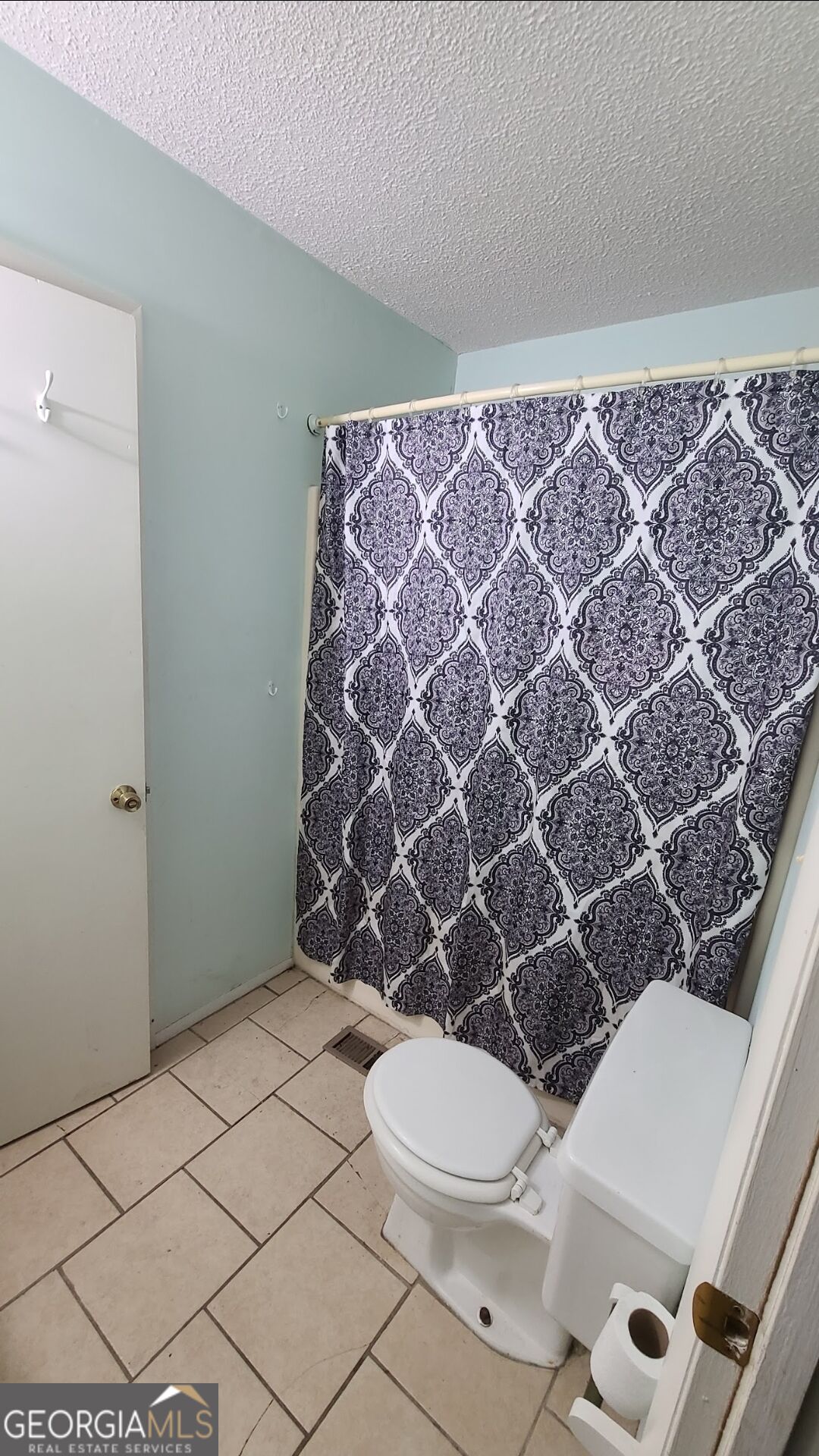 213 Woodcrest Circle Property Photo 4