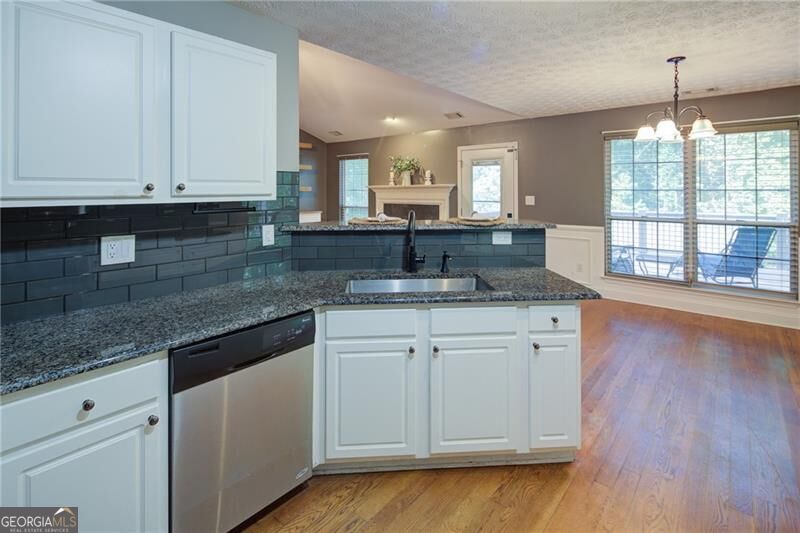 4267 Riviere Pt Property Photo 21