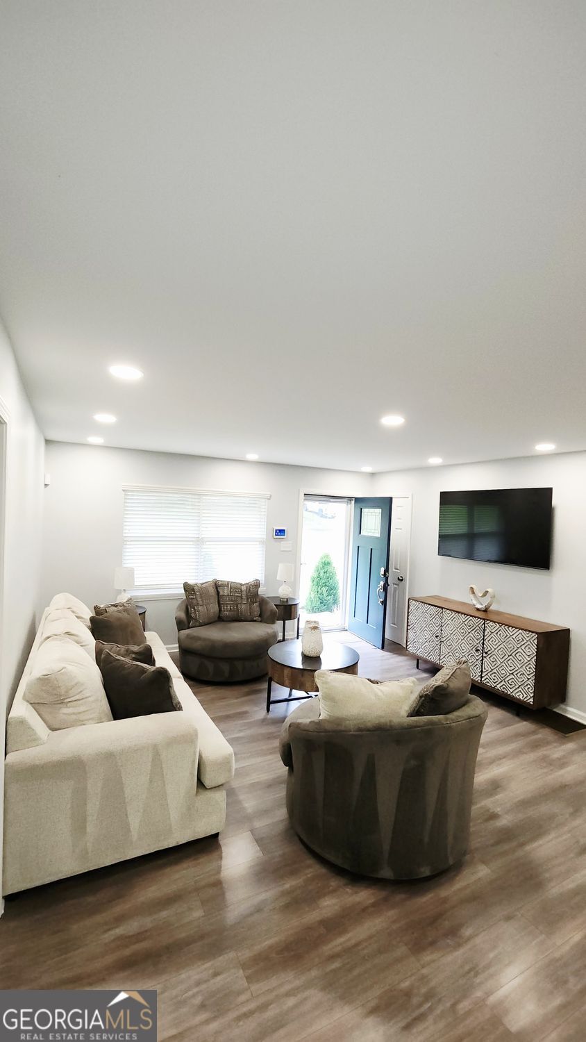 4058 Sweetbriar Lane Property Photo 2