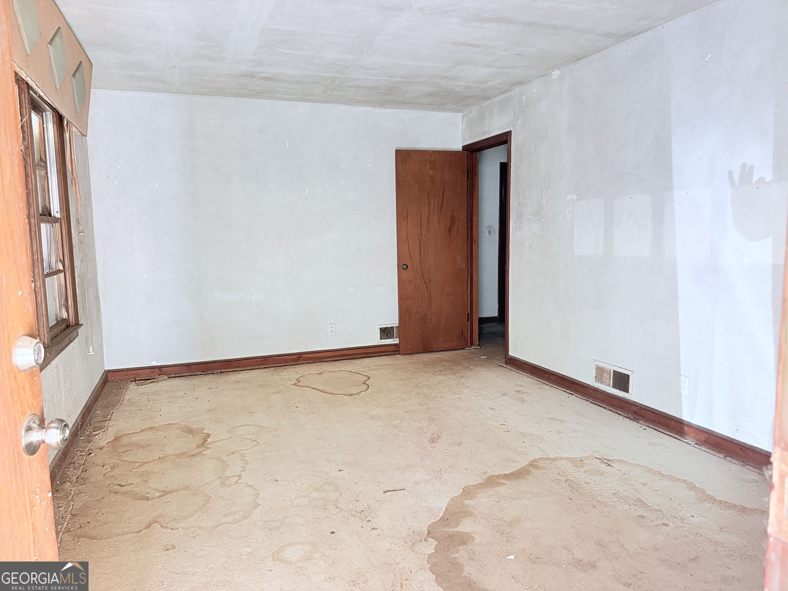 2879 Rockwood Road Property Photo 3