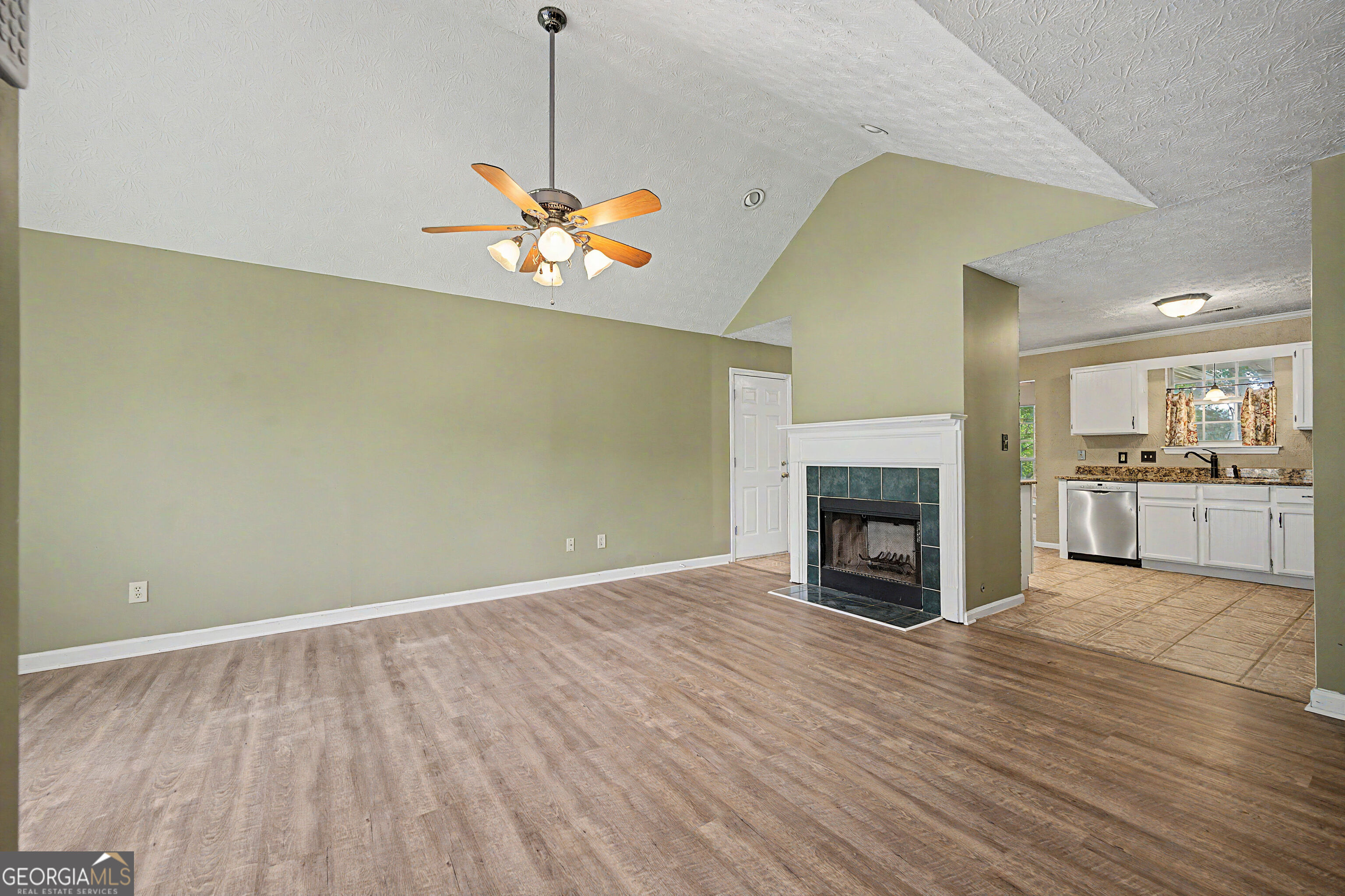 204 Spring Circle Property Photo 4