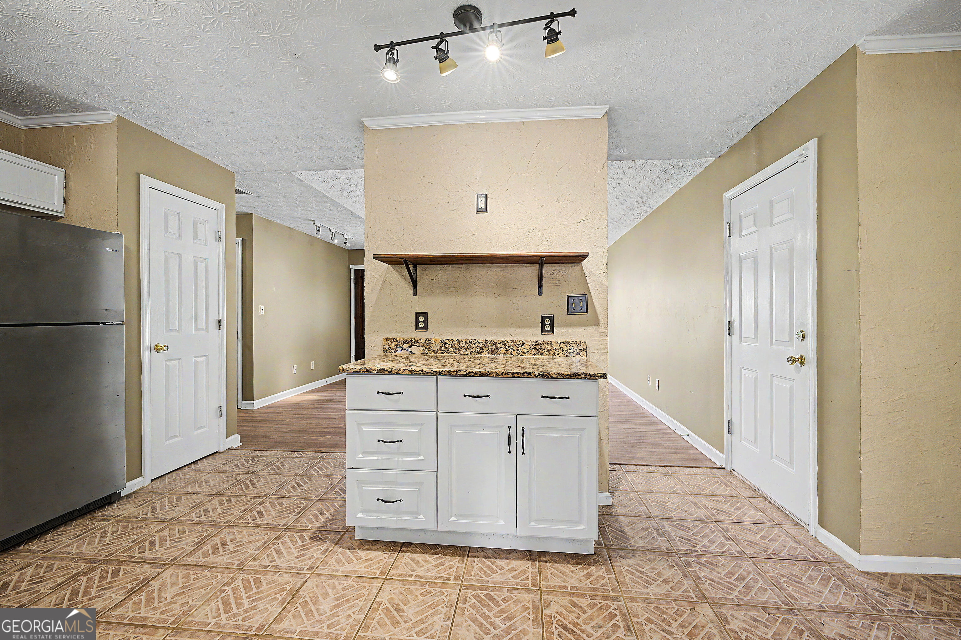 204 Spring Circle Property Photo 7