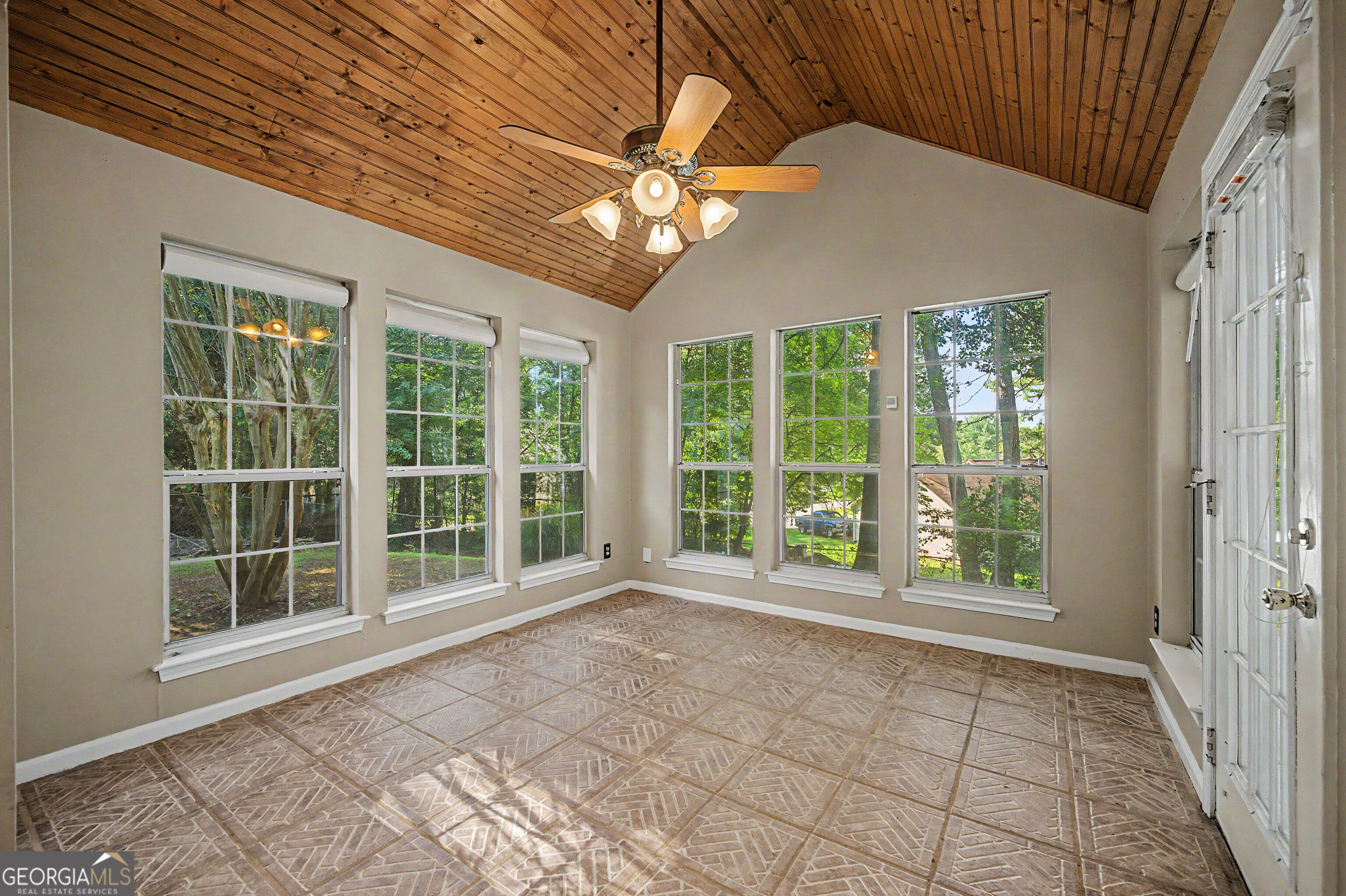 204 Spring Circle Property Photo 8