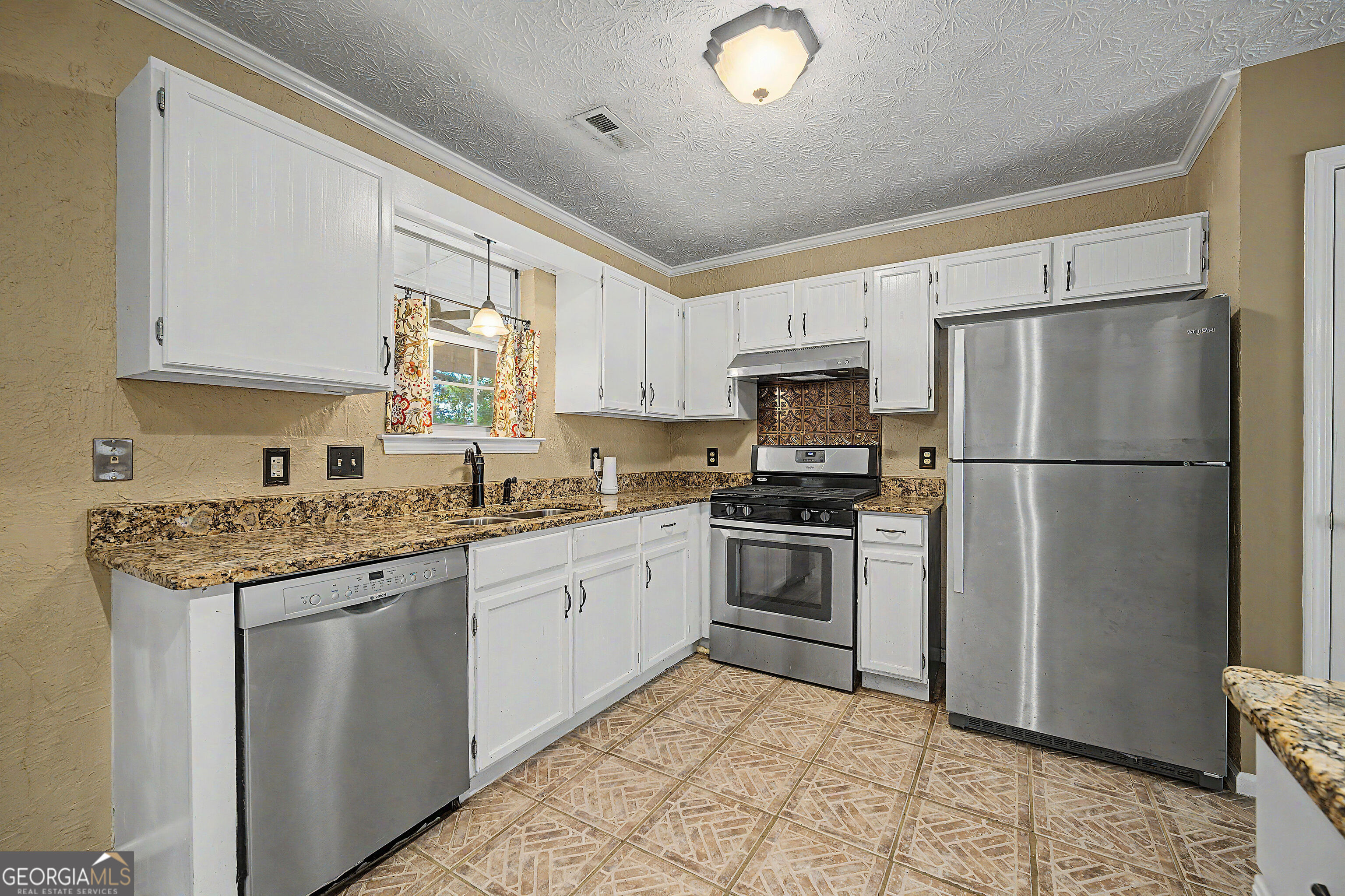 204 Spring Circle Property Photo 9