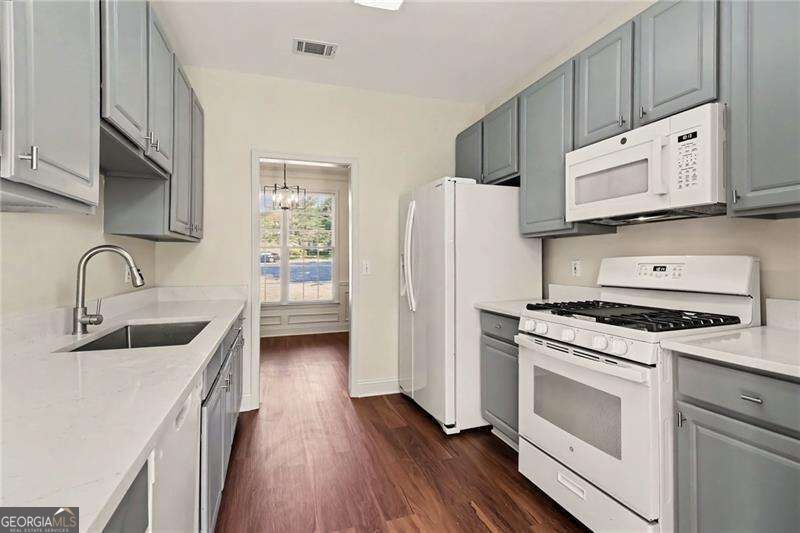 3060 Winston Terrace Court Property Photo 13