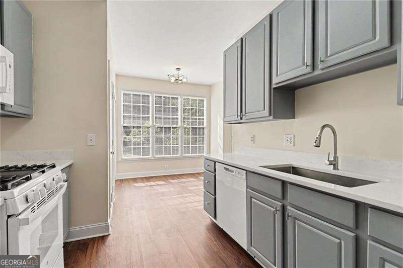 3060 Winston Terrace Court Property Photo 14