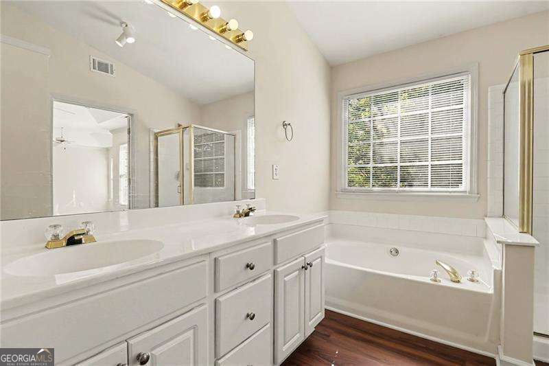 3060 Winston Terrace Court Property Photo 20