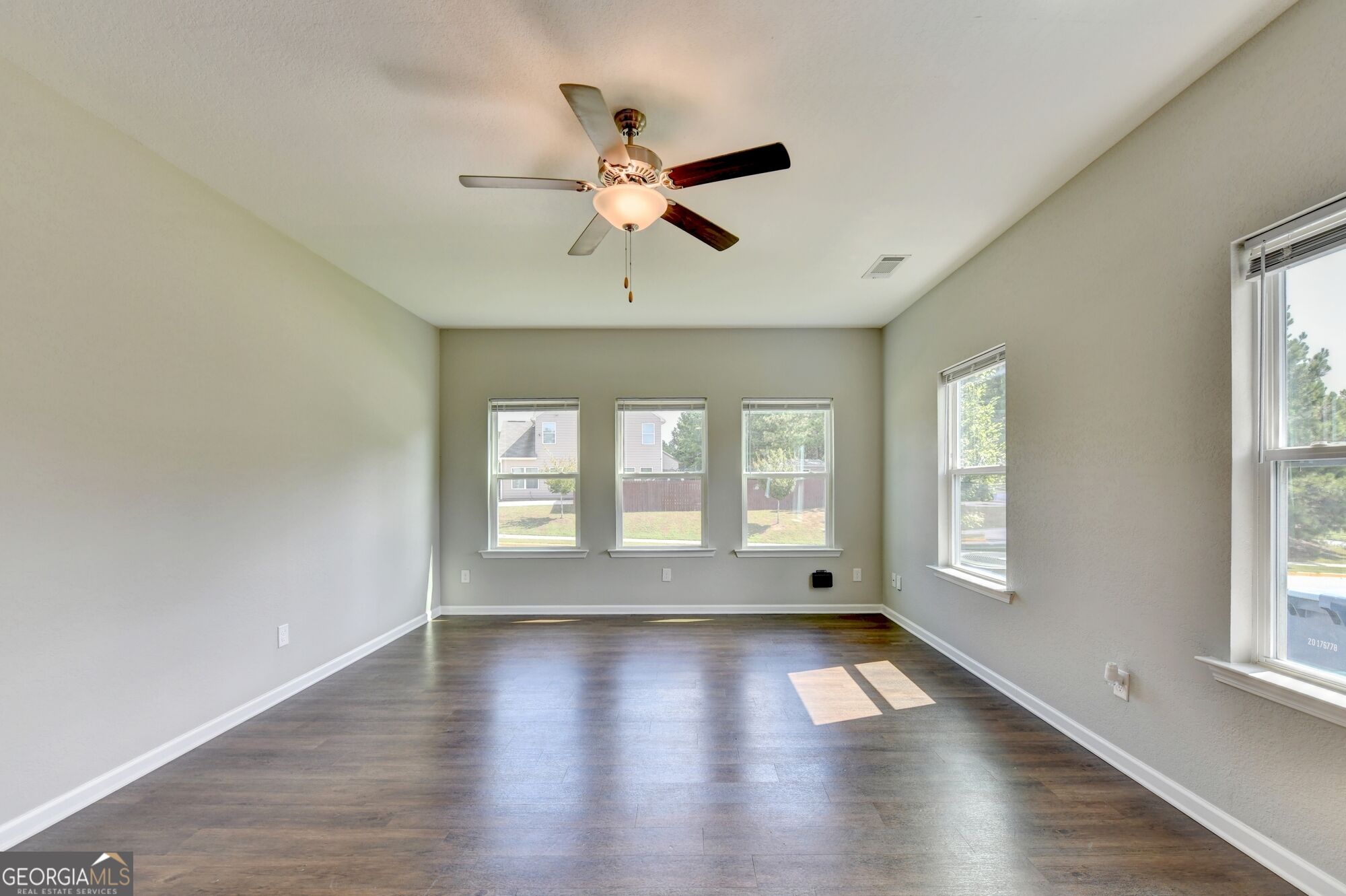 784 Fitzroy Drive Property Photo 9