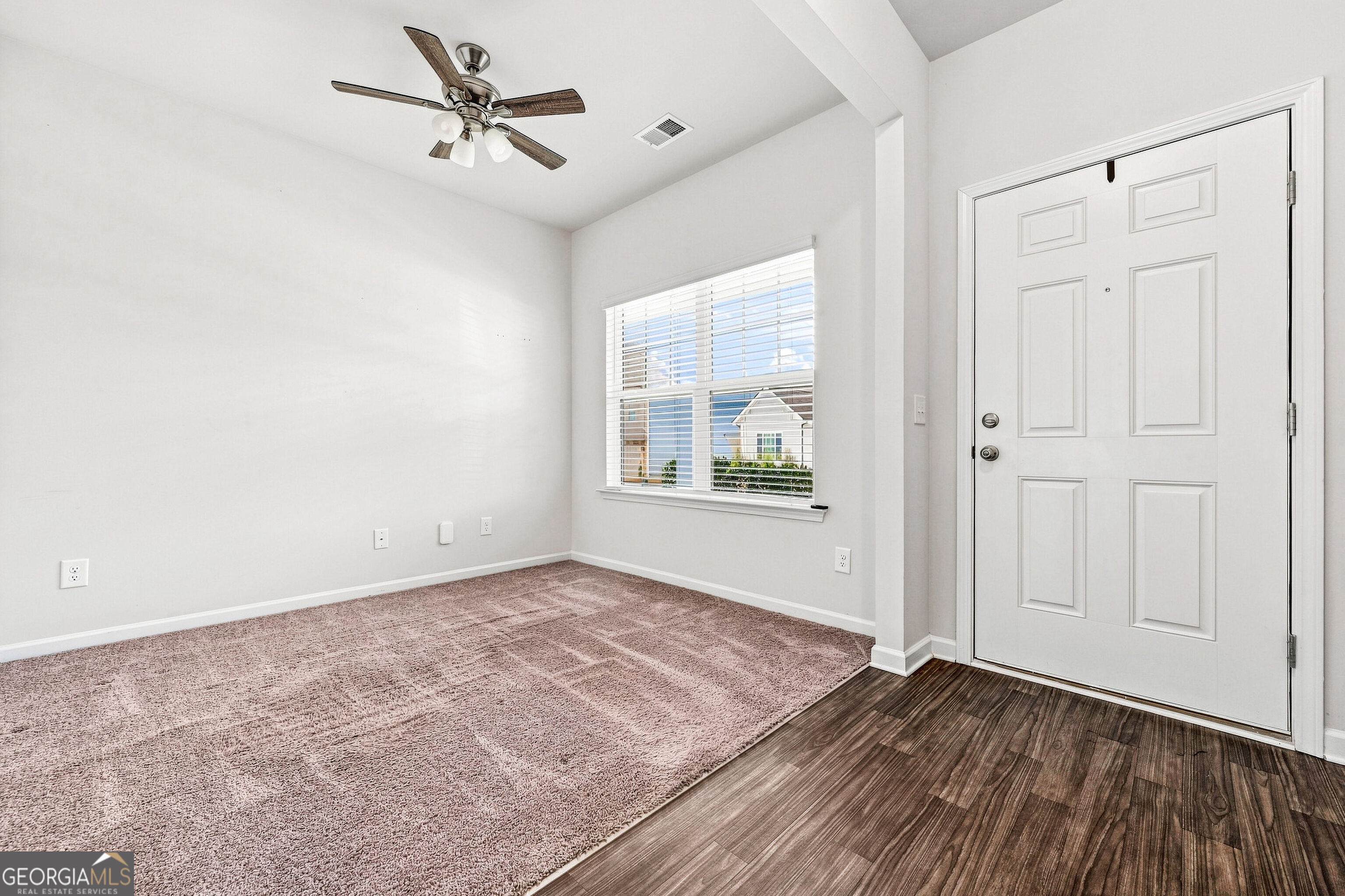 7 Crossroad Circle Property Photo 6