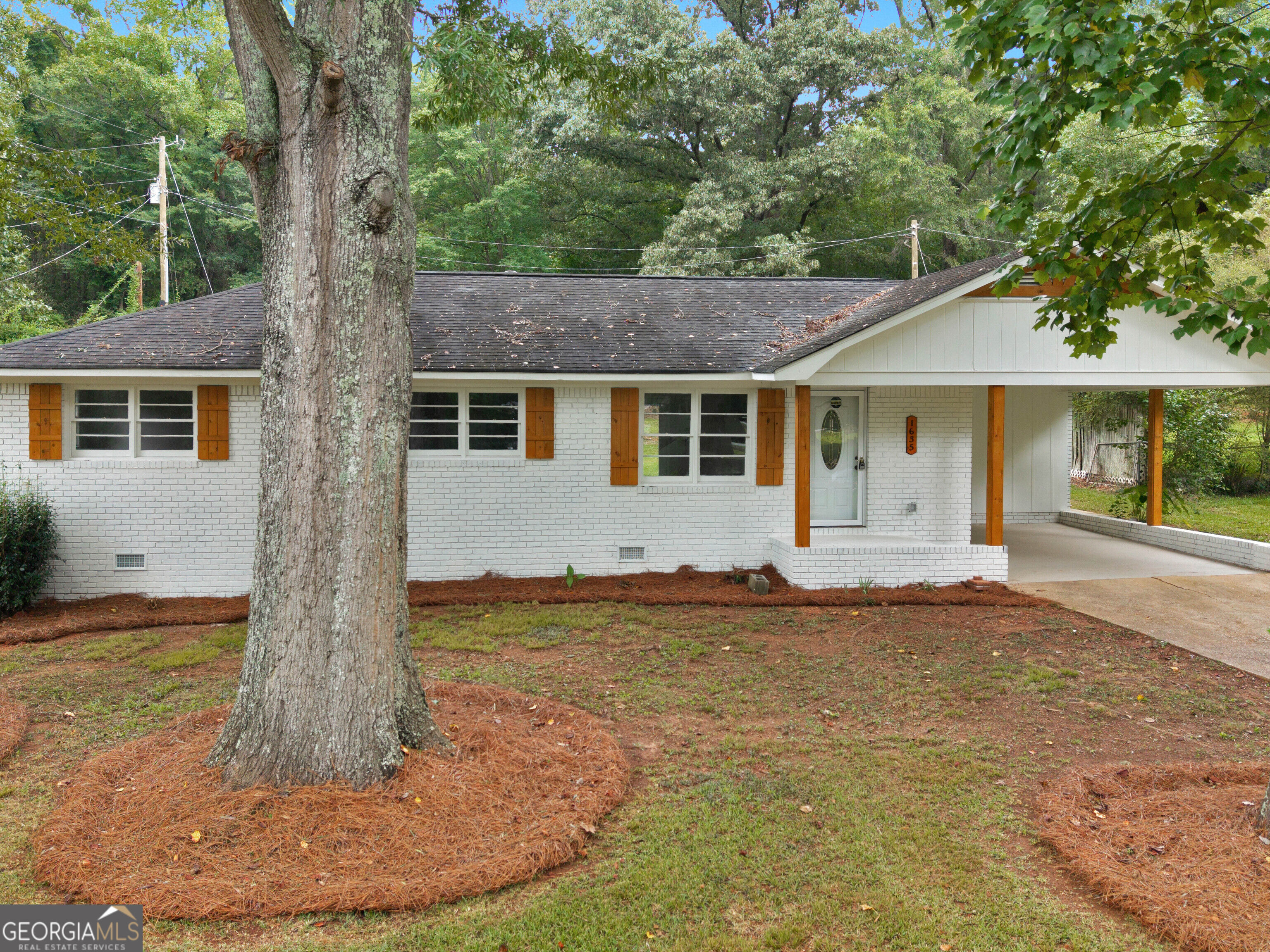 1635 Vineyard Road Property Photo 1