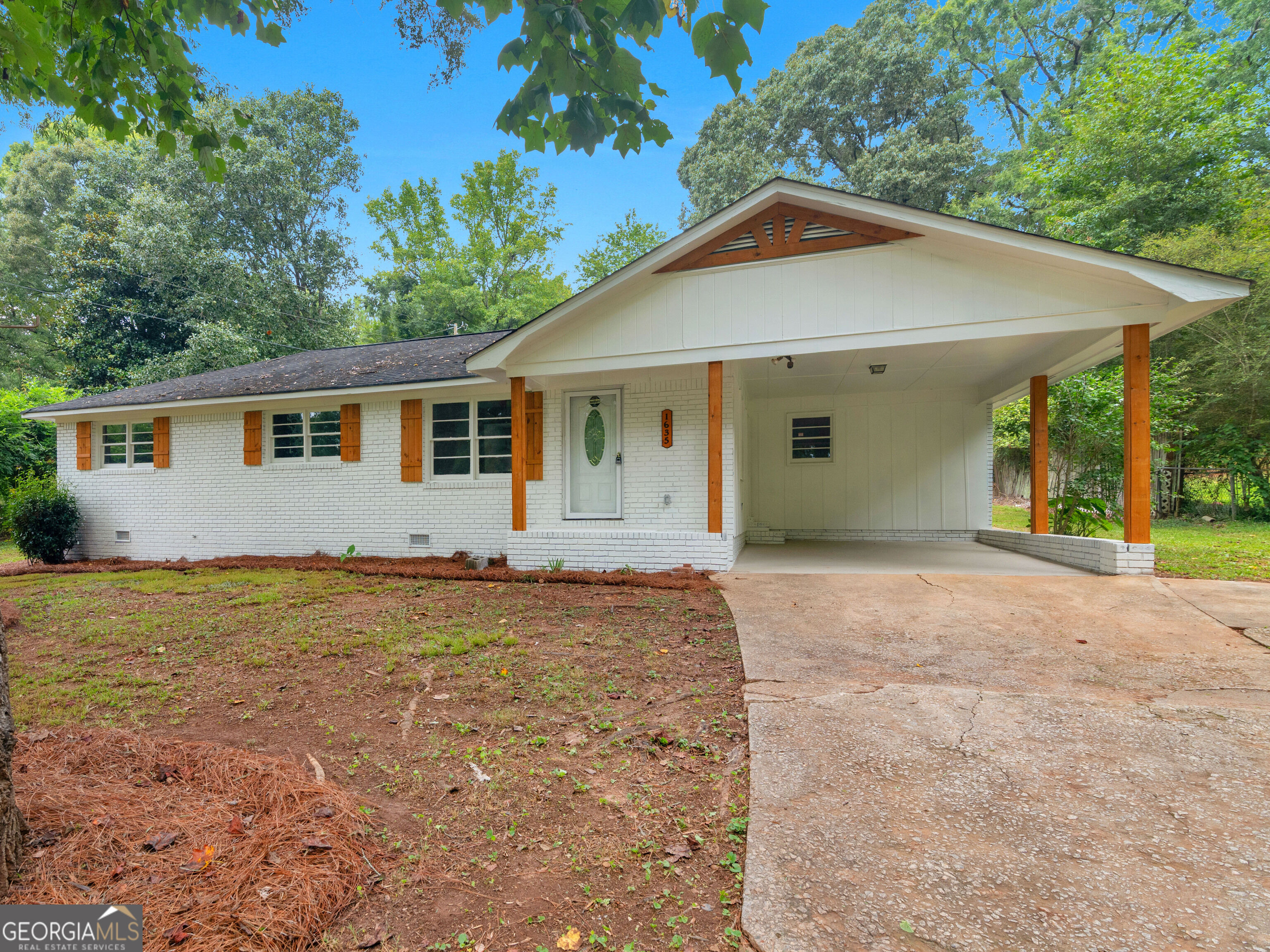 1635 Vineyard Road Property Photo 4