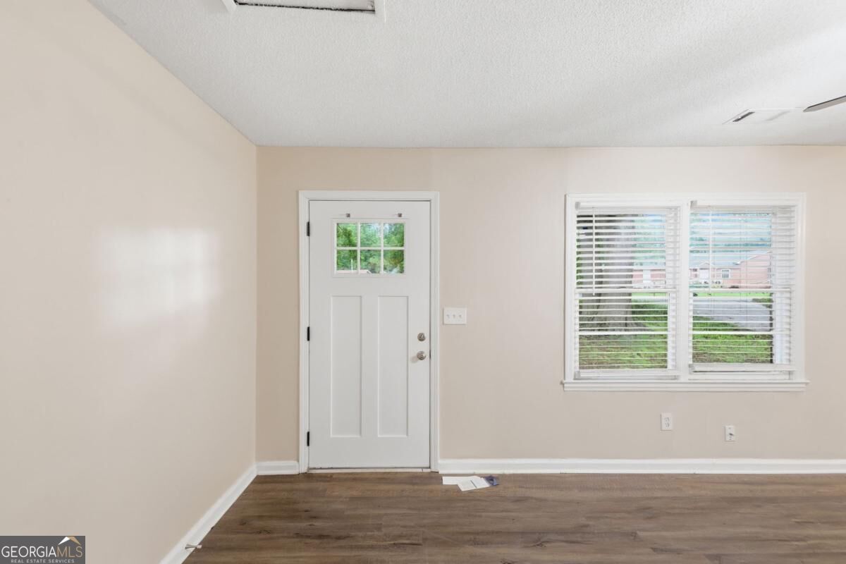 1619 Columbia Drive Property Photo 5