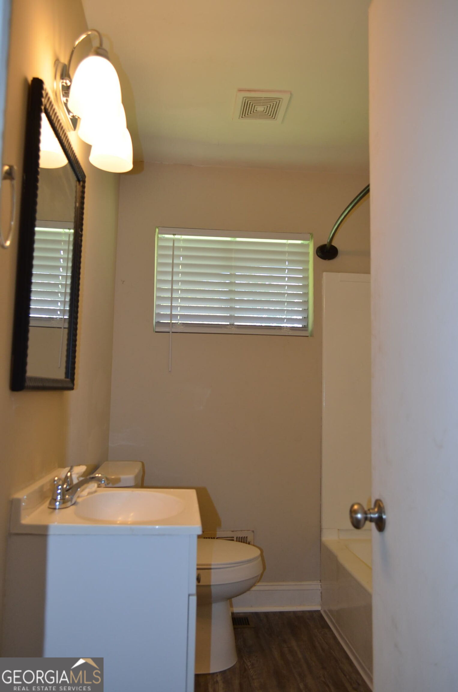 3557 Kenneth Drive Property Photo 4