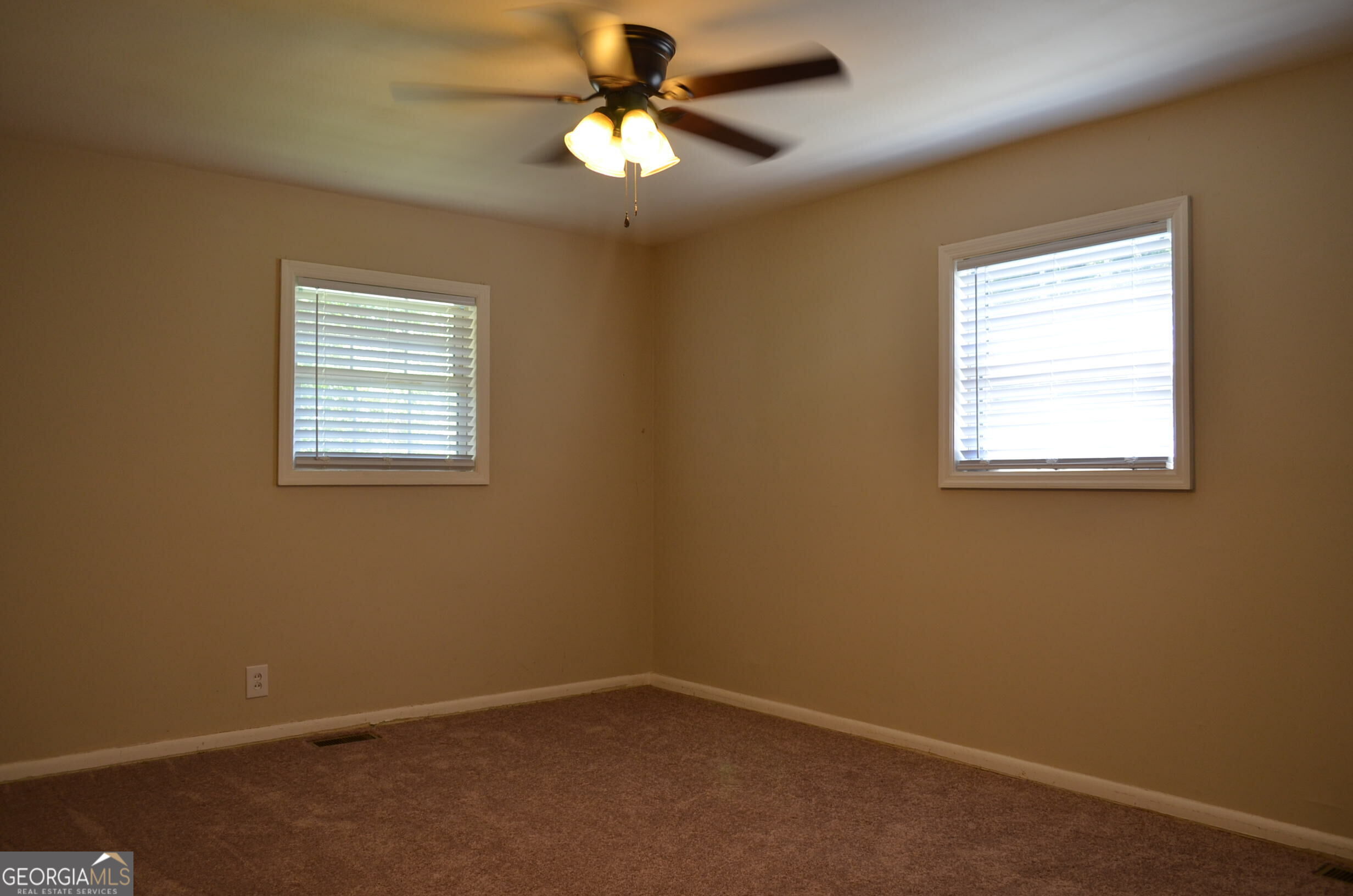 3557 Kenneth Drive Property Photo 6