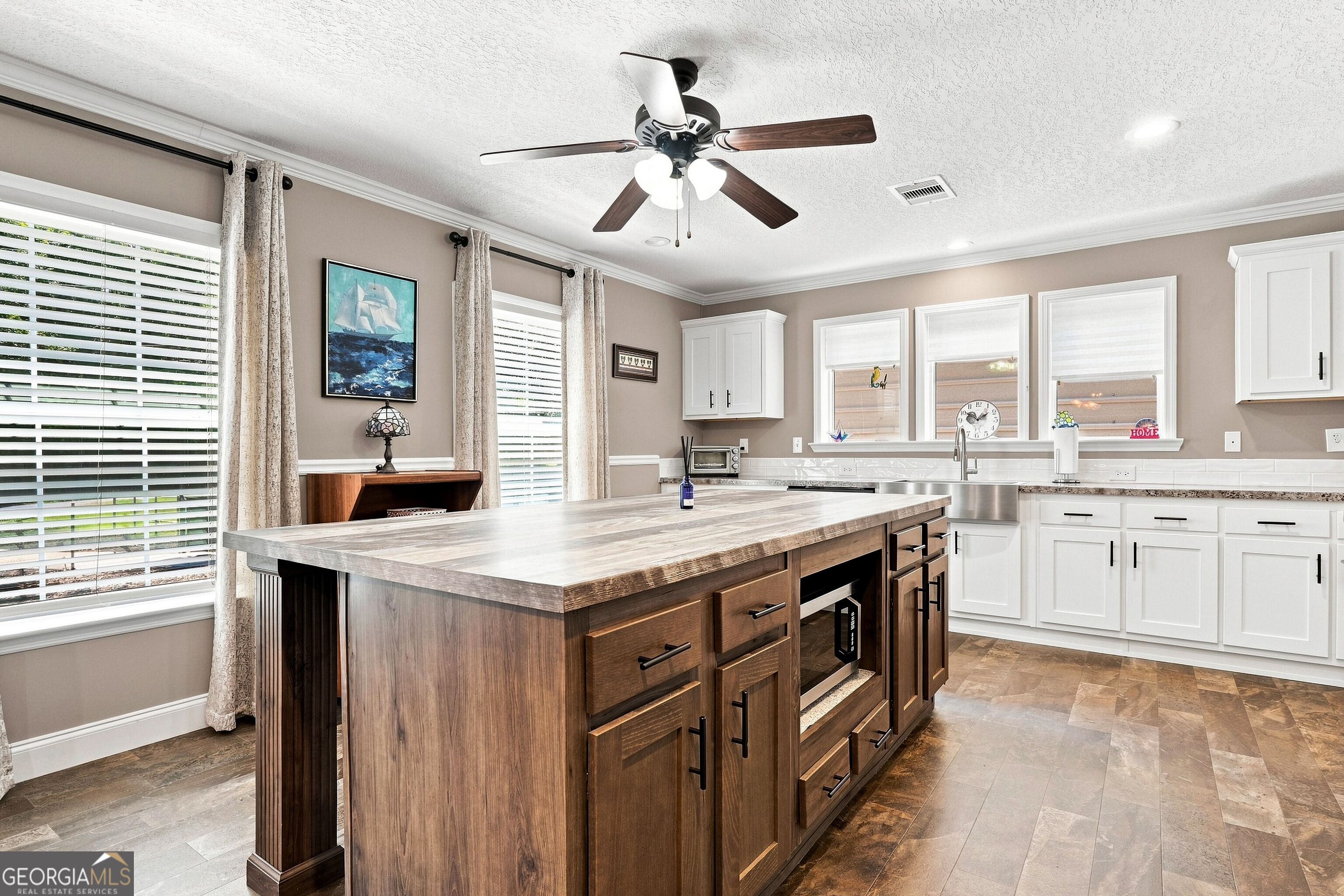 657 Barnes Mountain Road Property Photo 3