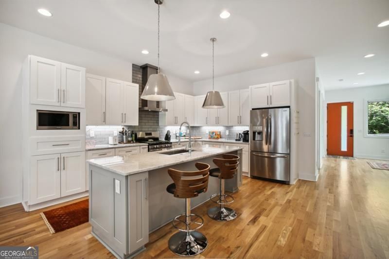 129 Holiday Avenue Unit B Property Photo 6