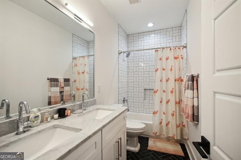 129 Holiday Avenue Unit B Property Photo 16