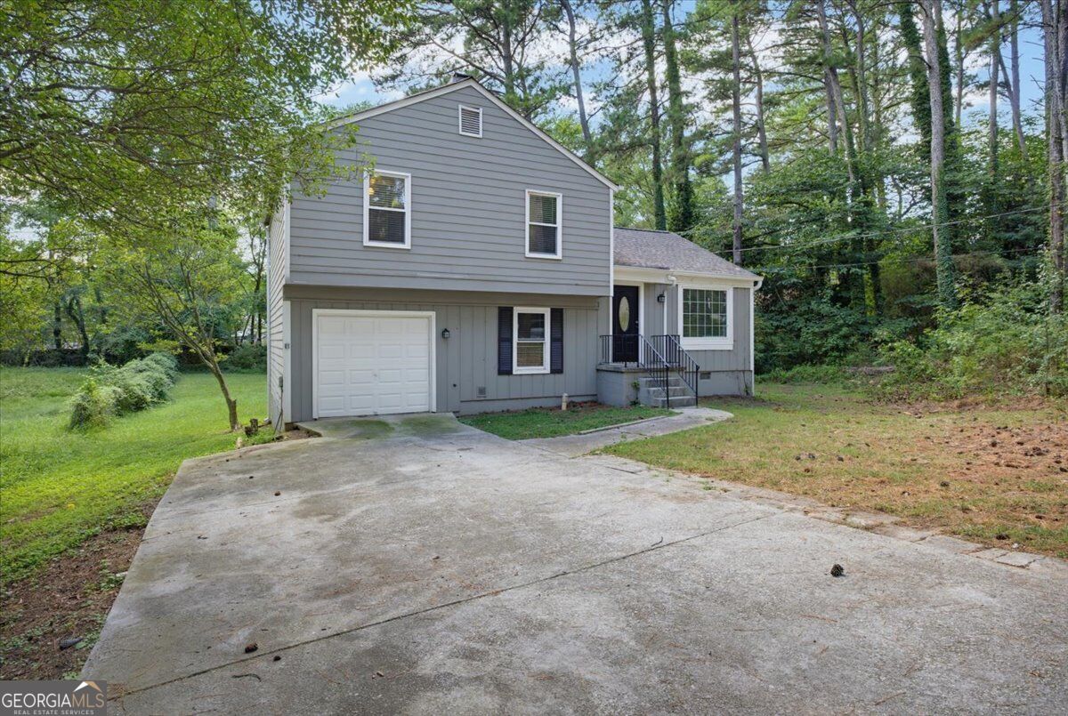 429 Sherwood Circle Property Photo 2