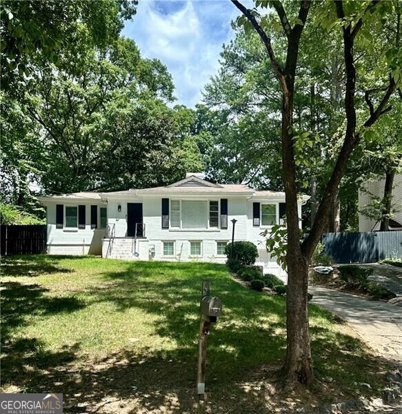 1821 Fernwood Road Nw Property Photo 1