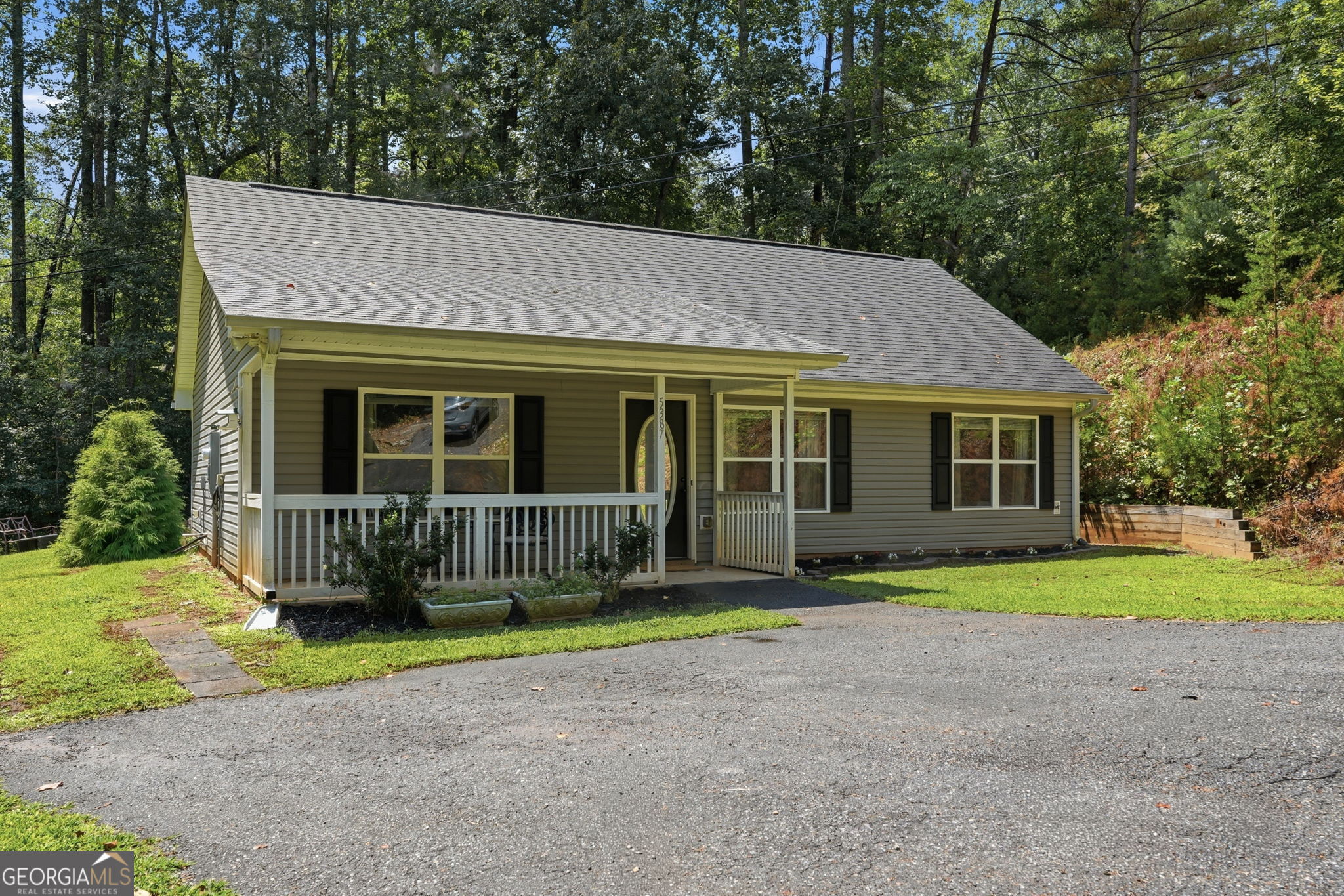 5387 Auraria Road Property Photo 2