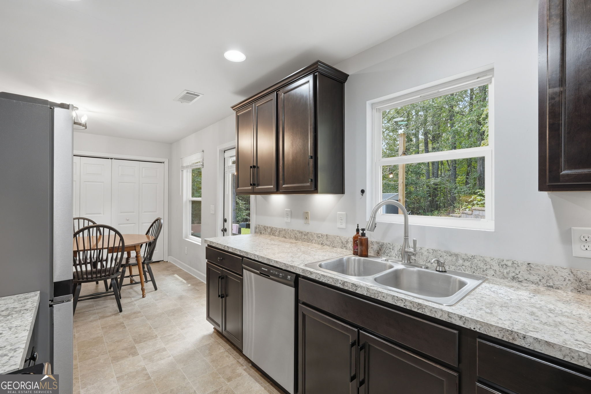 5387 Auraria Road Property Photo 11