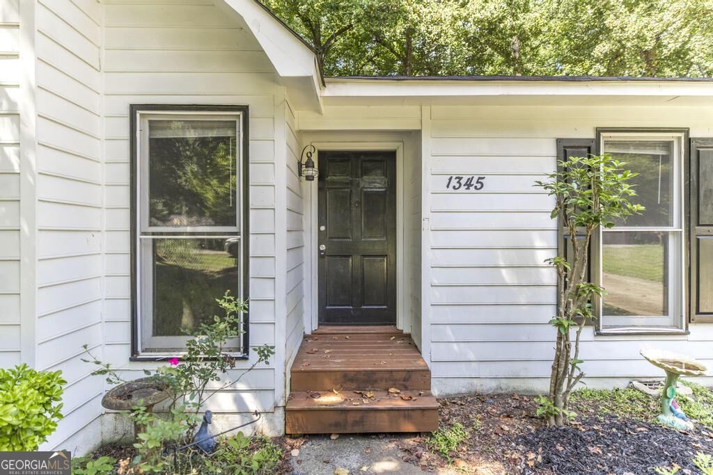 1345 Lancelot Lane Property Photo 4