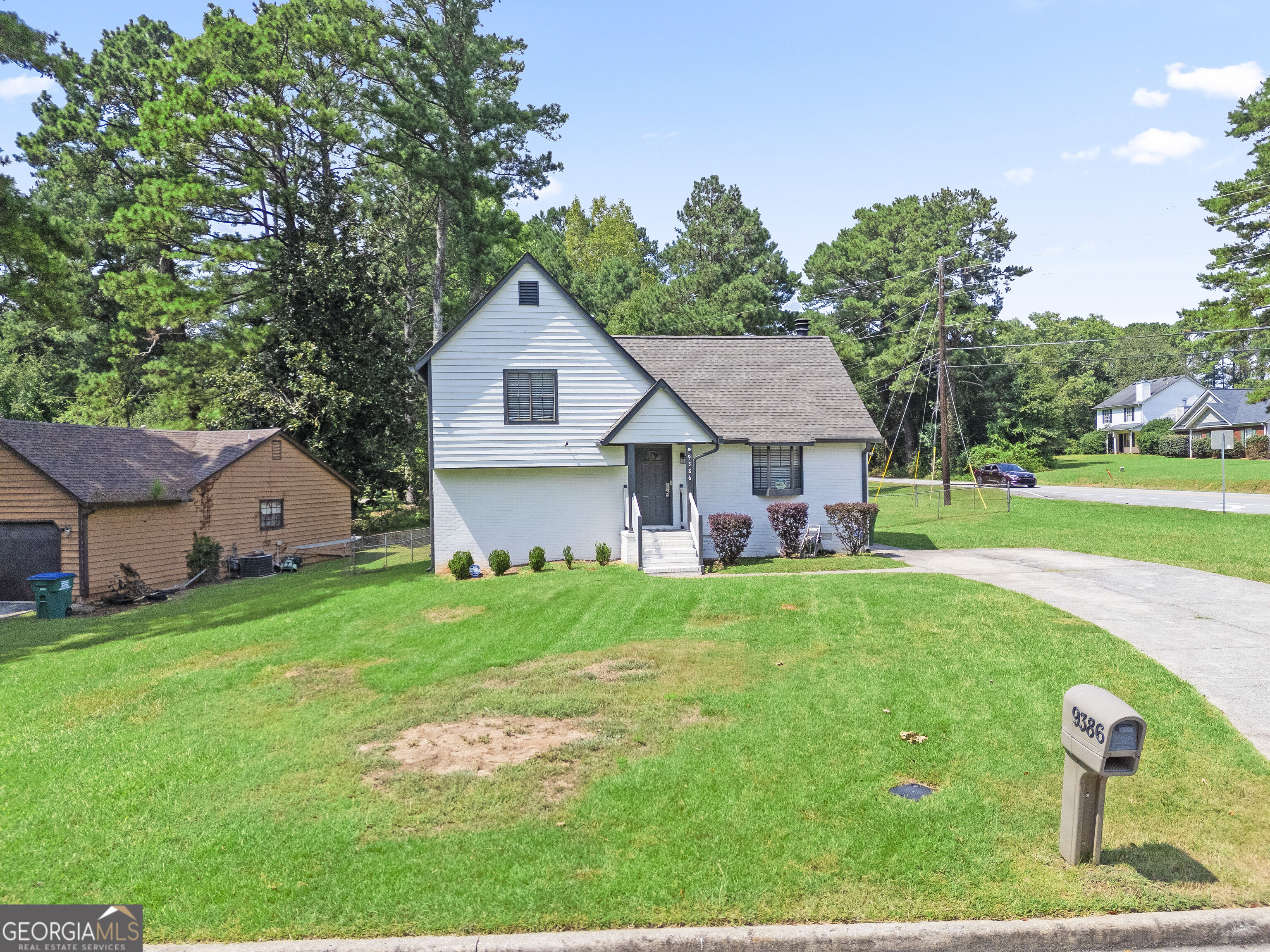 9386 Woodknoll Lane Property Photo 1