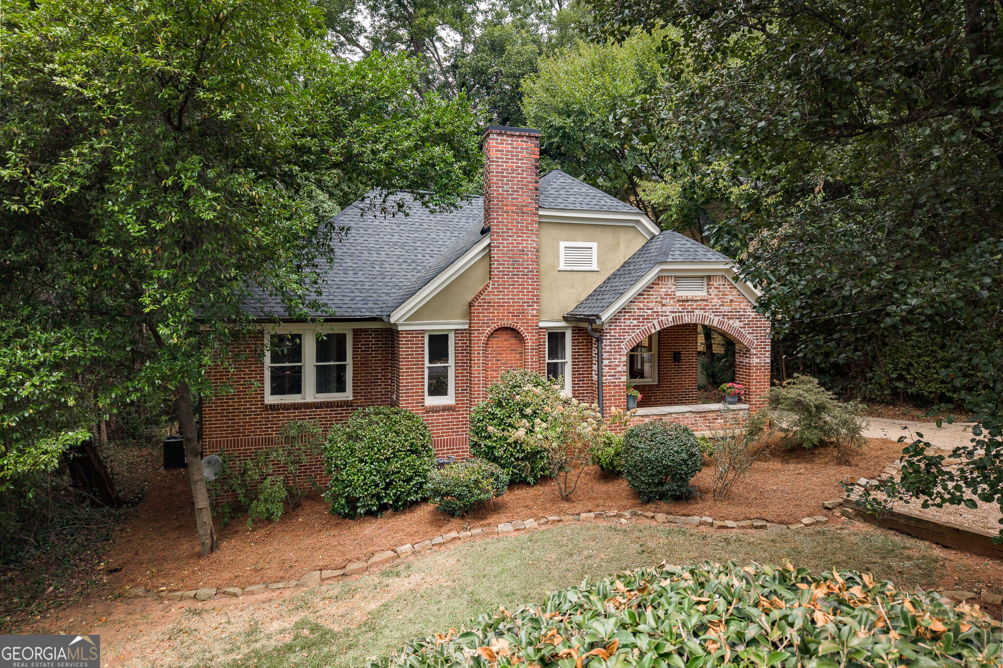 892 Hill Street Property Photo 1
