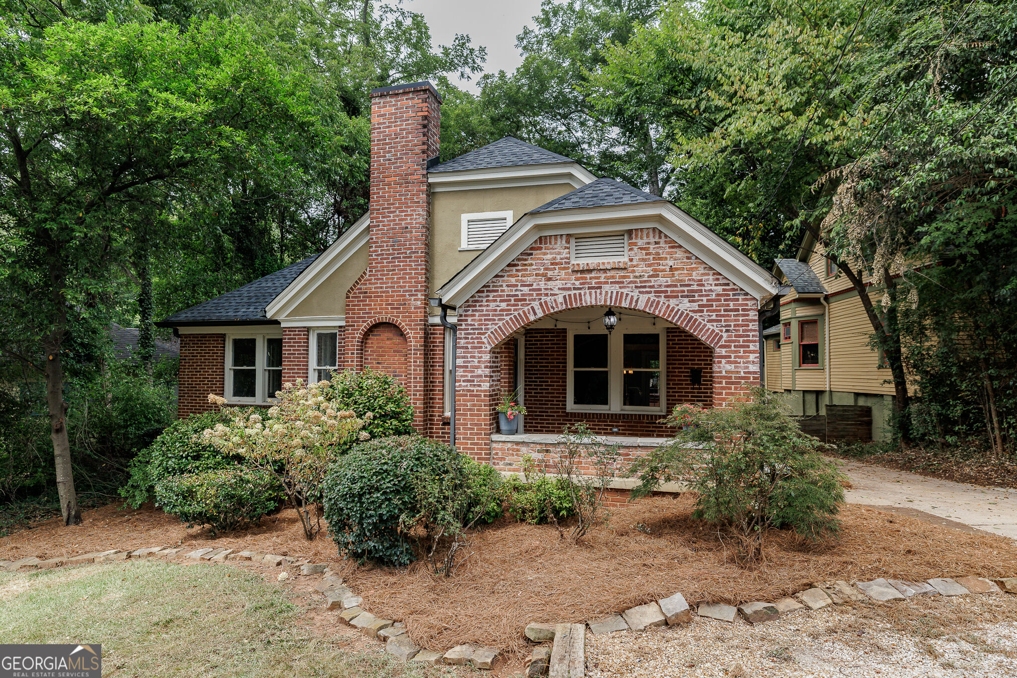 892 Hill Street Property Photo 6