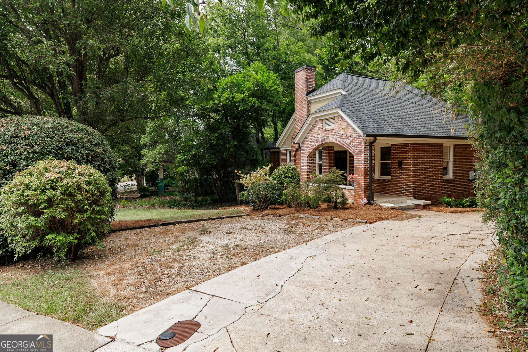 892 Hill Street Property Photo 8