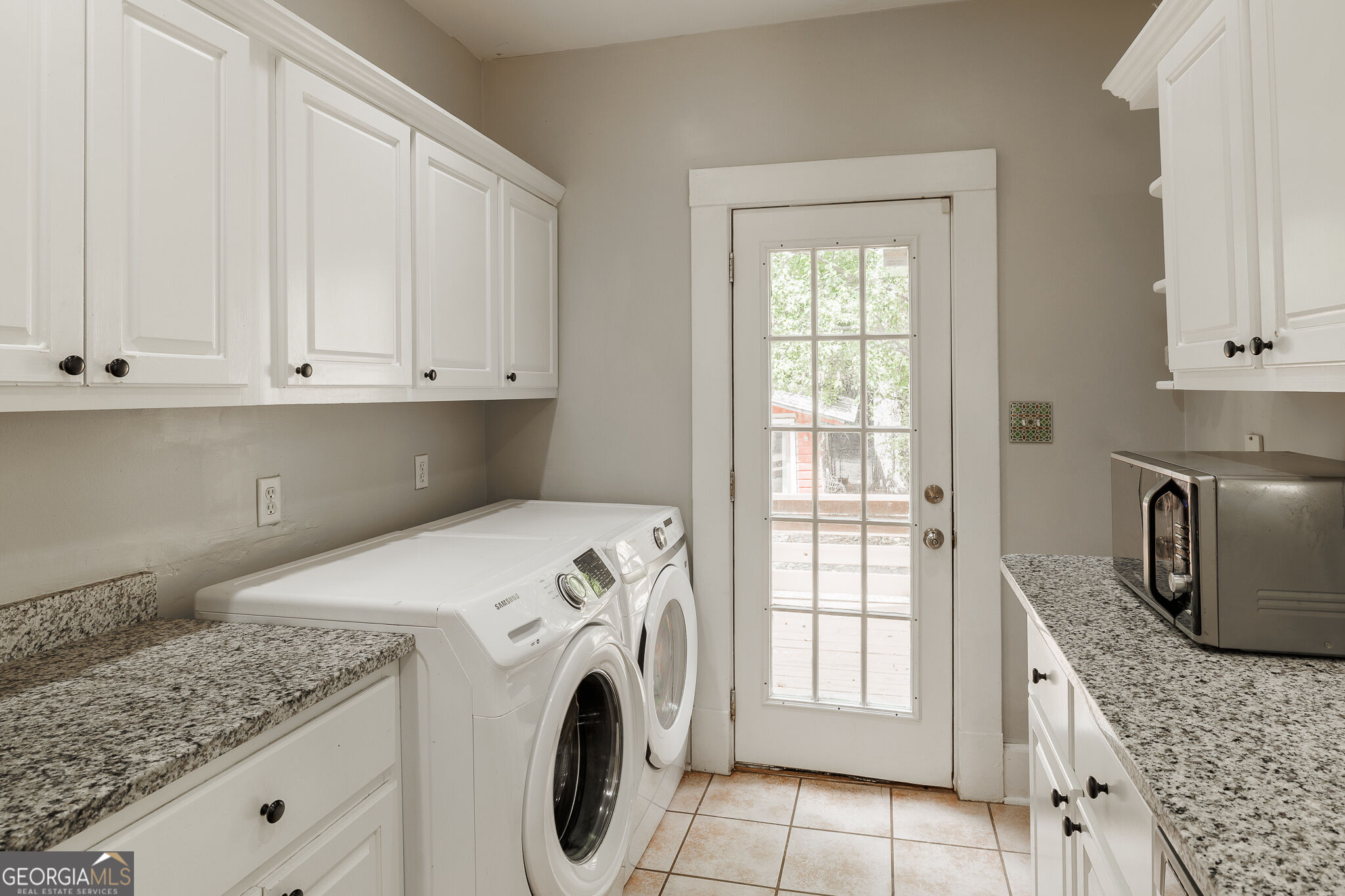892 Hill Street Property Photo 21