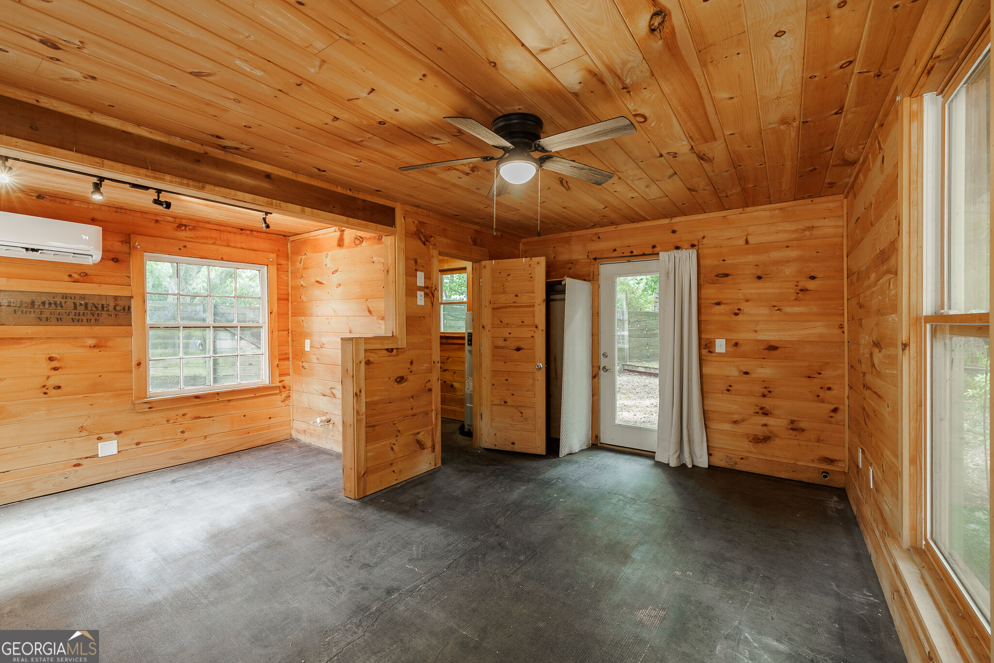 892 Hill Street Property Photo 48